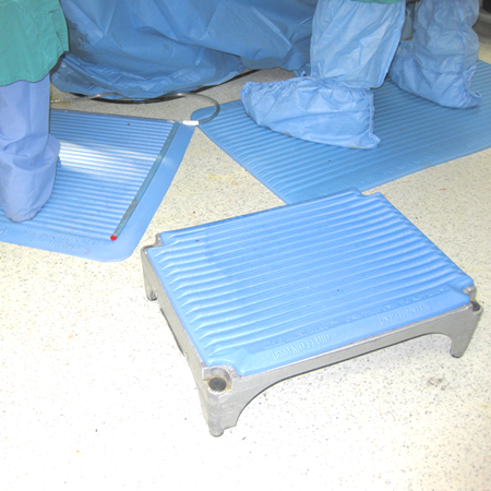 DEROYAL THE SURGICAL MAT™ AND THE MINI MAT™ (PACKAGING - 10 MATS PER CASE)